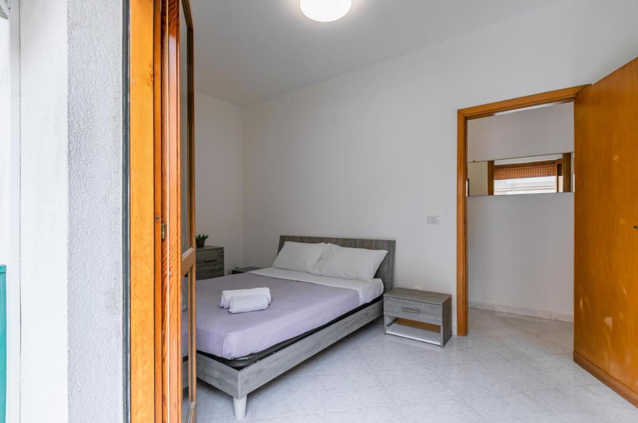 Villa Malfitano And Lolli Station Apt With Terrace Palermo Exteriör bild